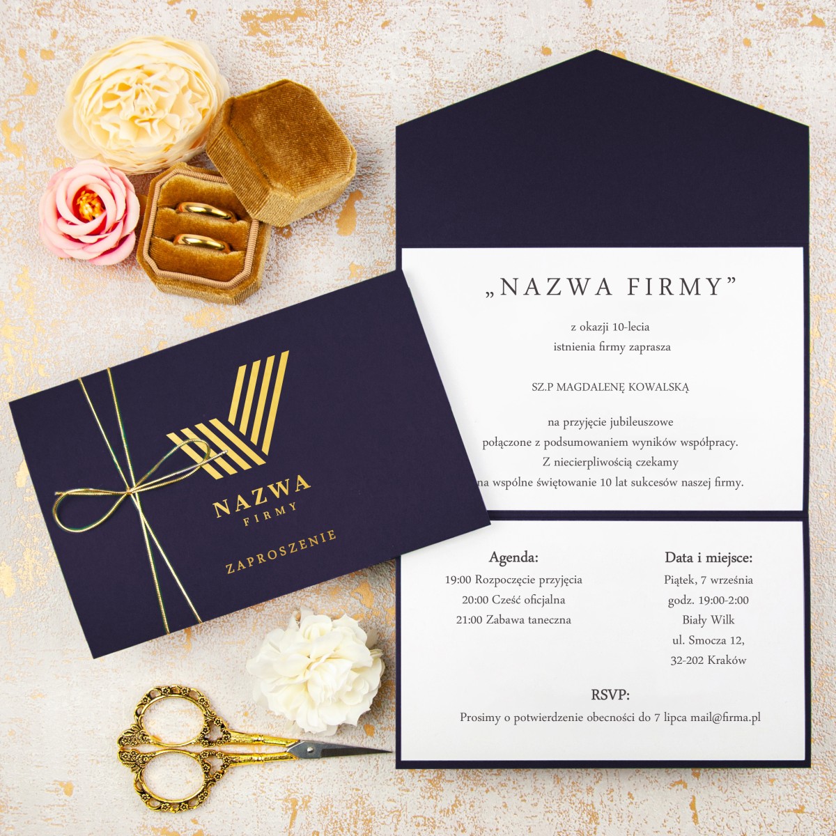 Granatowe kopertowe zaproszenia biznesowe ze złotym wykończeniem -  Navy Envelope Gold